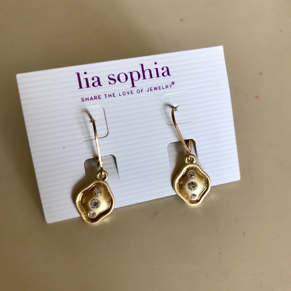 Gold dangles with diamonds